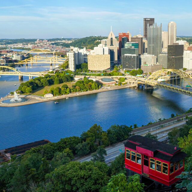 US 2023 🇺🇲 Stop 9/19
Welcome to Steel City 
📍 Pittsburgh, Pennsylvania

📷 1. View from Mt. Washington 🚡
📷 2. Pittsburgh Steelers - Cleveland browns 🏈
📷 3. Pittsburgh style sandwich 🥪 @primantibros
.
.
.
#pennsylvania #pittsburgh #steelcity #steelers #visitpgh #pittsburghpa #primantibros #visitpittsburgh #amateurphotography #cityphotography #travelphotography #visitparis #travel #travelusa #usatravel #usa #unitedstates #keystonestate #lumixphotography #lumix #nfl #americanfootball #foodphotography #travelgram #instatravel #reizen #reisen #wakacje